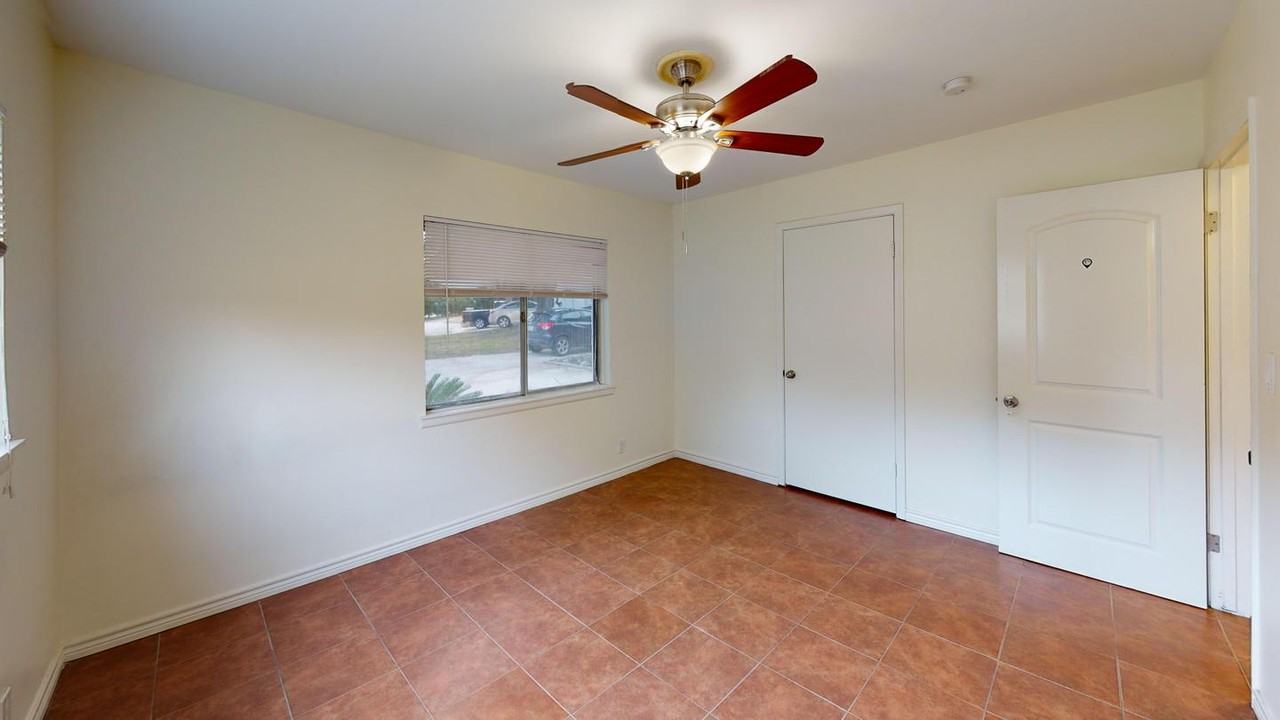 Luxurious Living in San Antonio – A Beautiful Home with Premium Features! - Photo 6 of 21