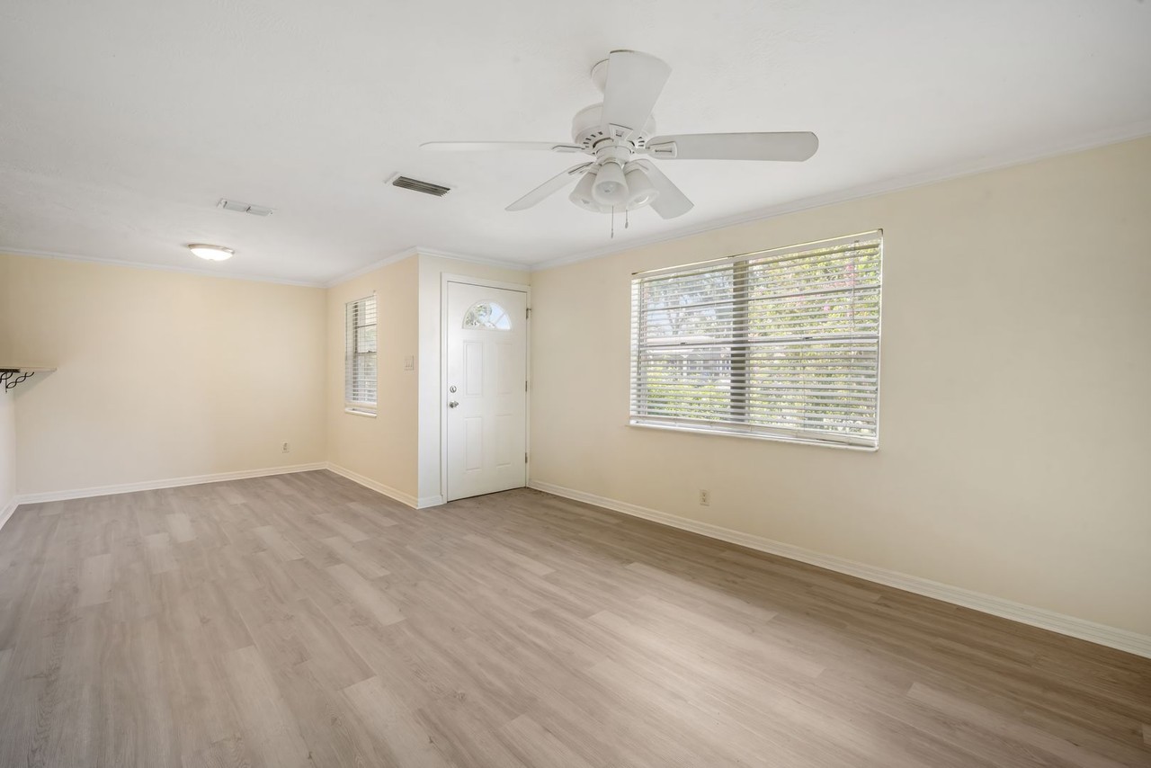 1206 E Ida St - Photo 5 of 16