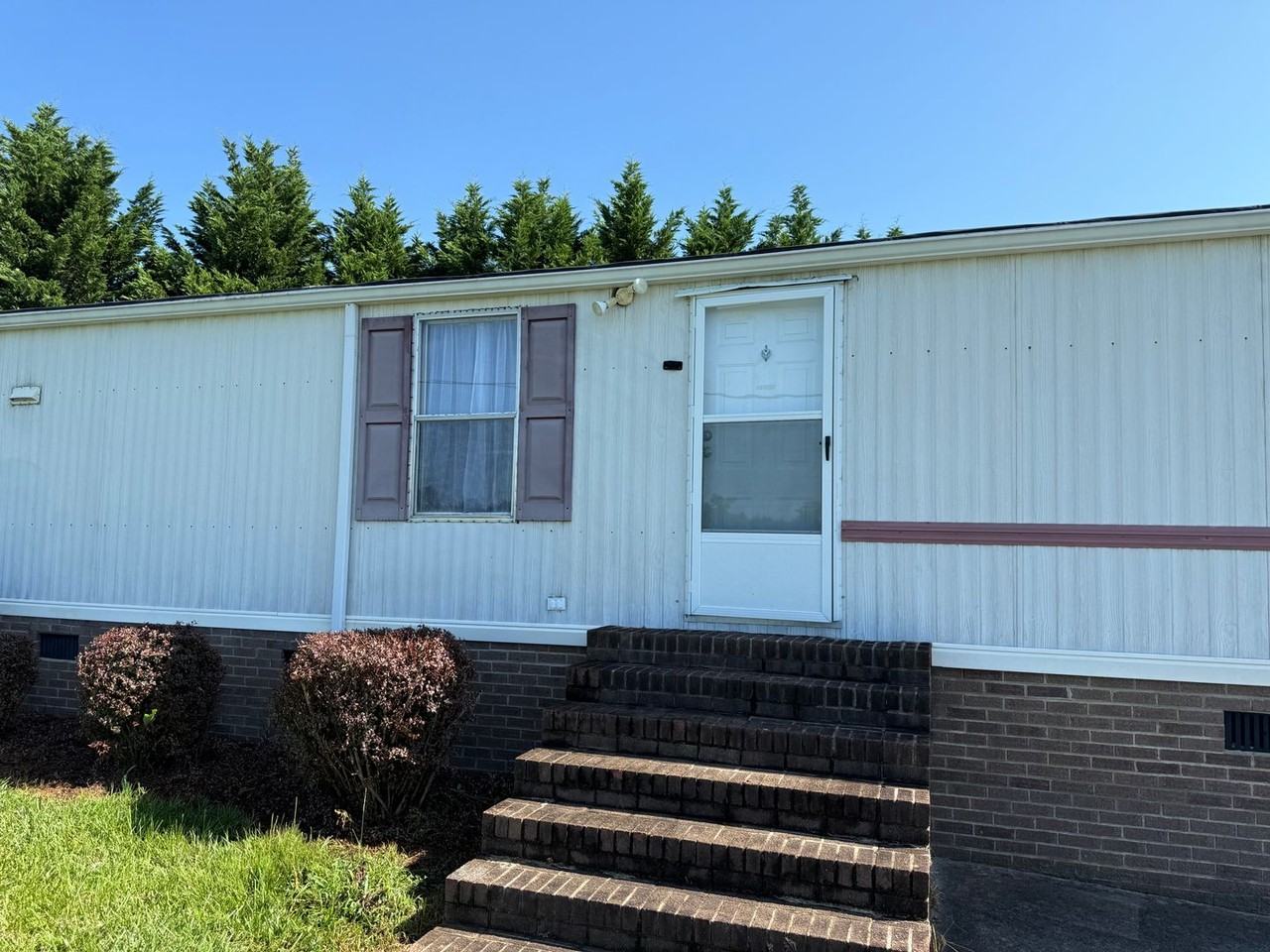 2471 Albany Dr - Photo 3 of 31