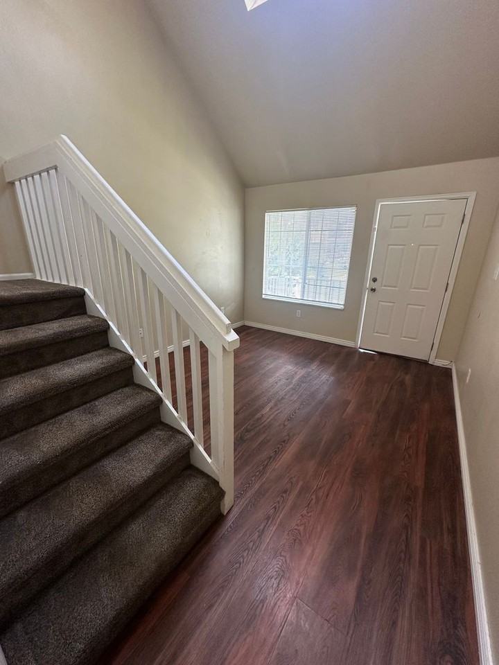 303 Hacienda Ct - Photo 2 of 13