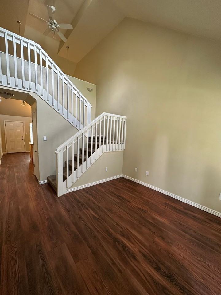 303 Hacienda Ct - Photo 3 of 13