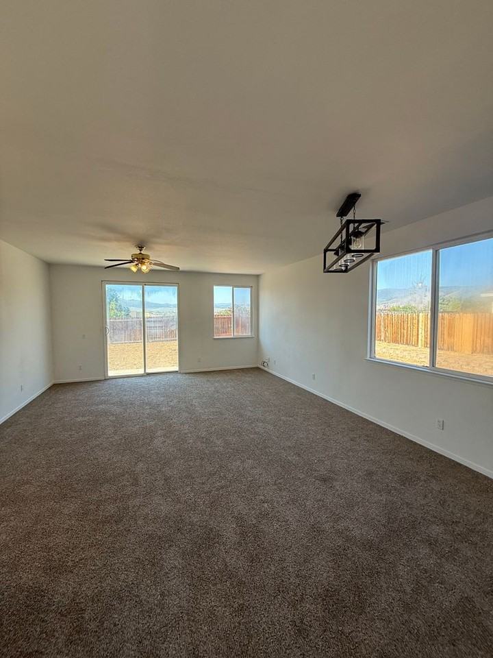 20942 White Rock Dr - Photo 4 of 15