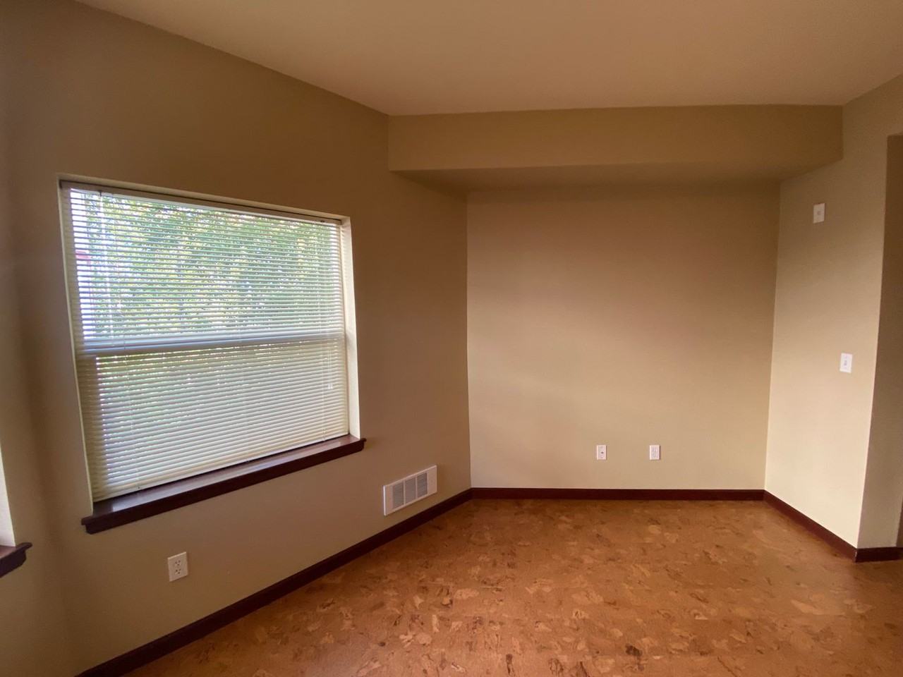 259 W Bakerview Rd #303 - Photo 7 of 12