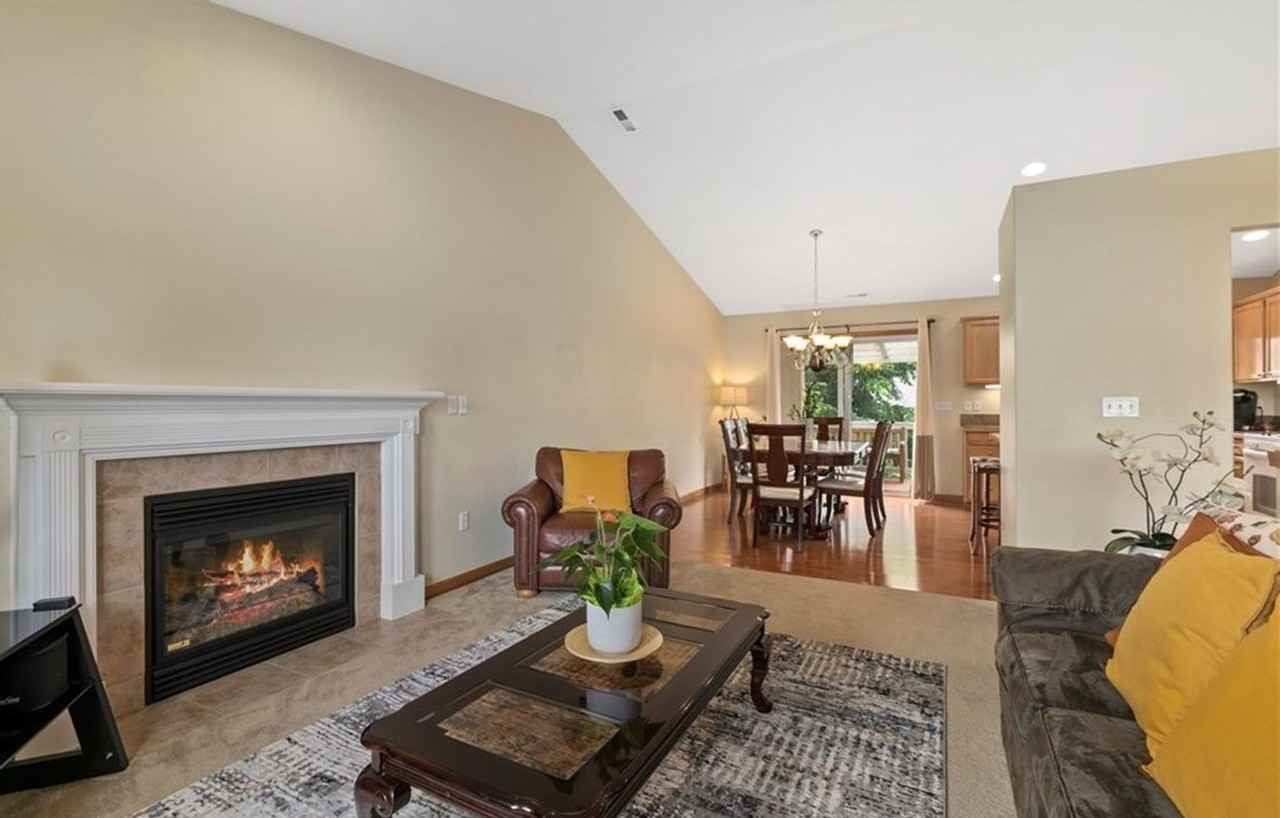 1515 Davis Ave S - Photo 2 of 25