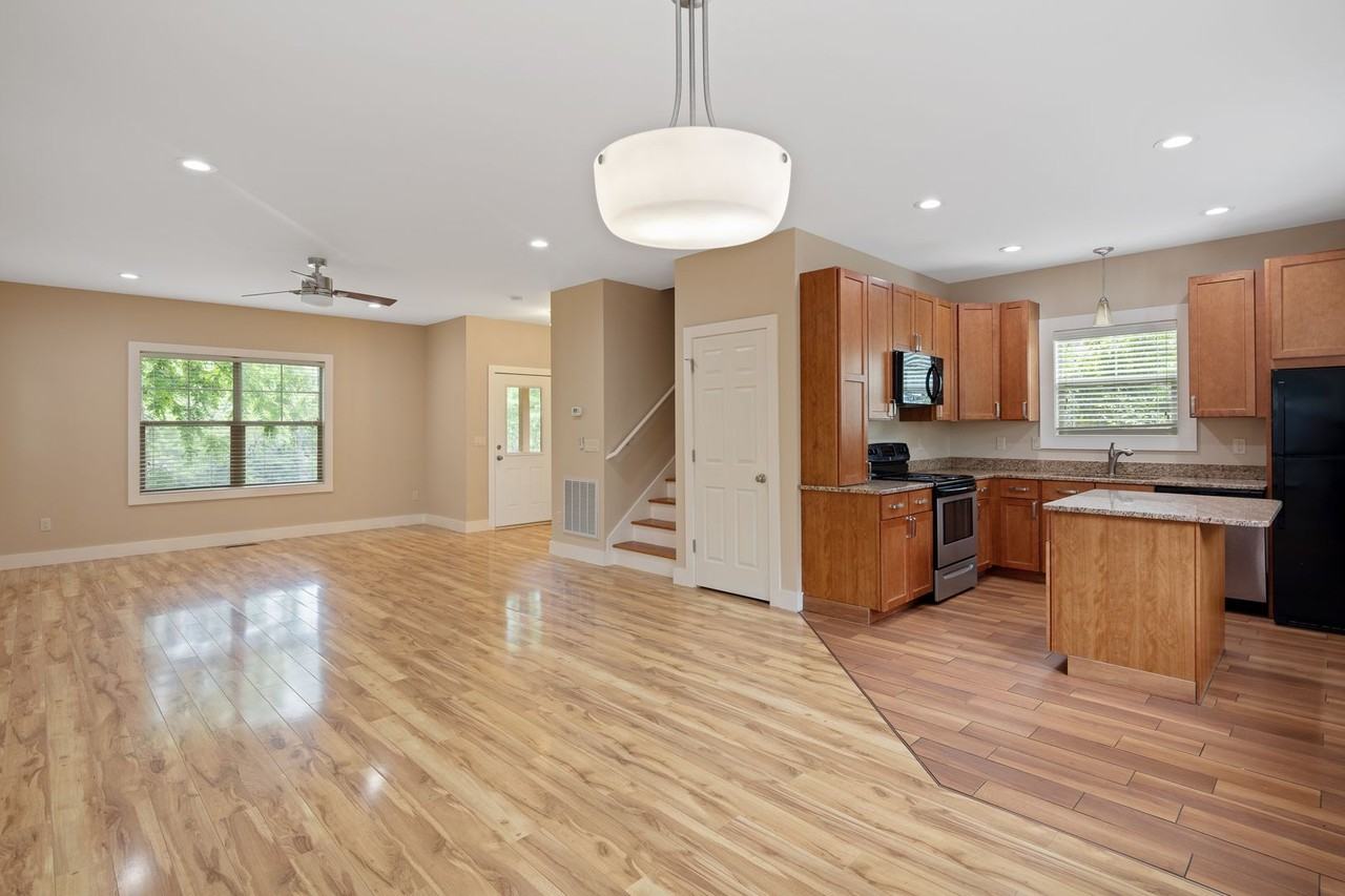 8 Thurland Ave - Photo 4 of 20