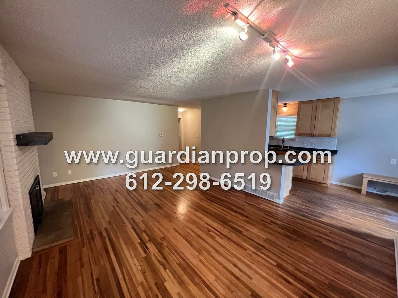 2228 Apache St - Photo 3 of 20