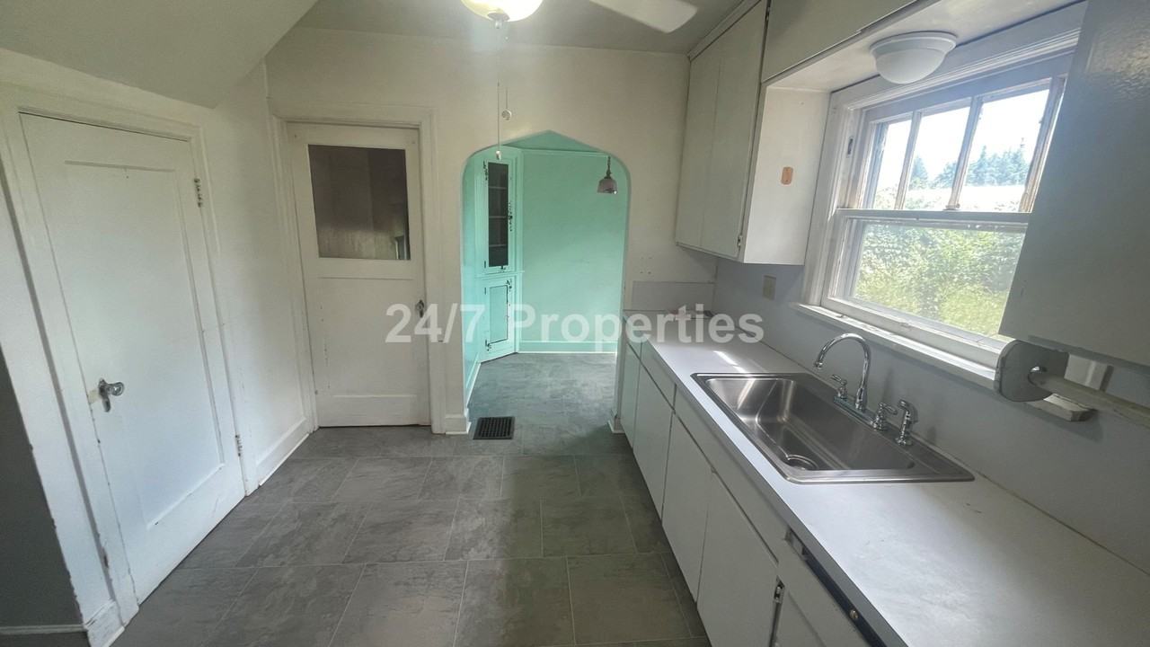 23330 S Highway 213 - Photo 6 of 23