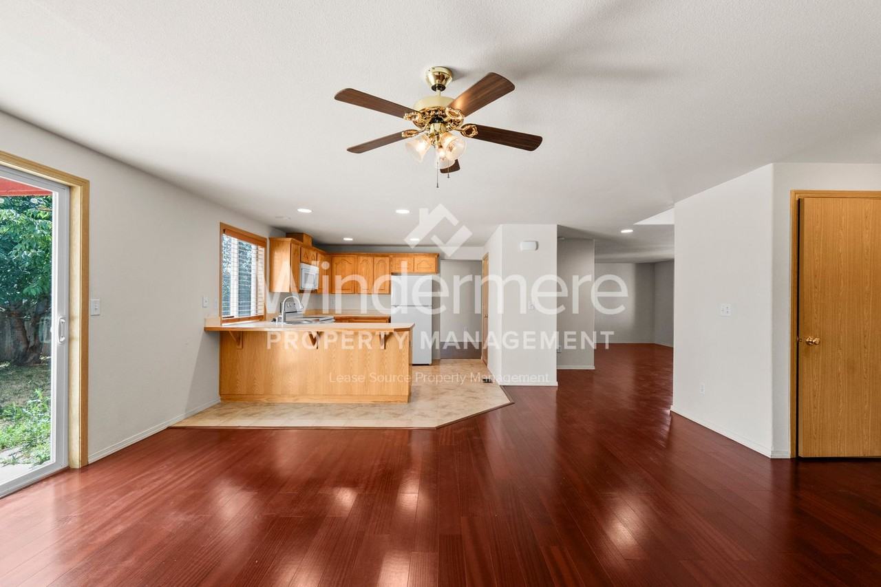 333 S Aspen St - Photo 2 of 37