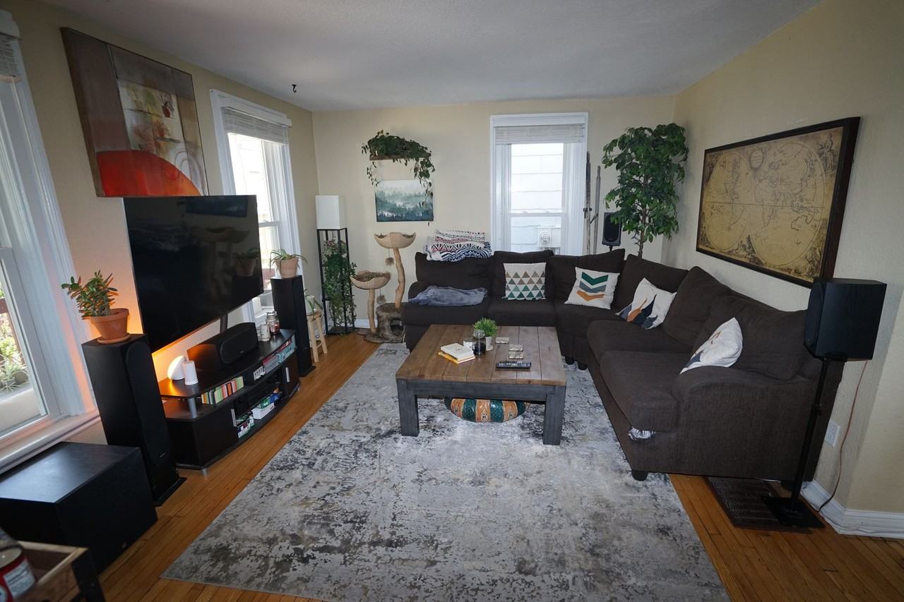 518 E Johnson St - Photo 2 of 11