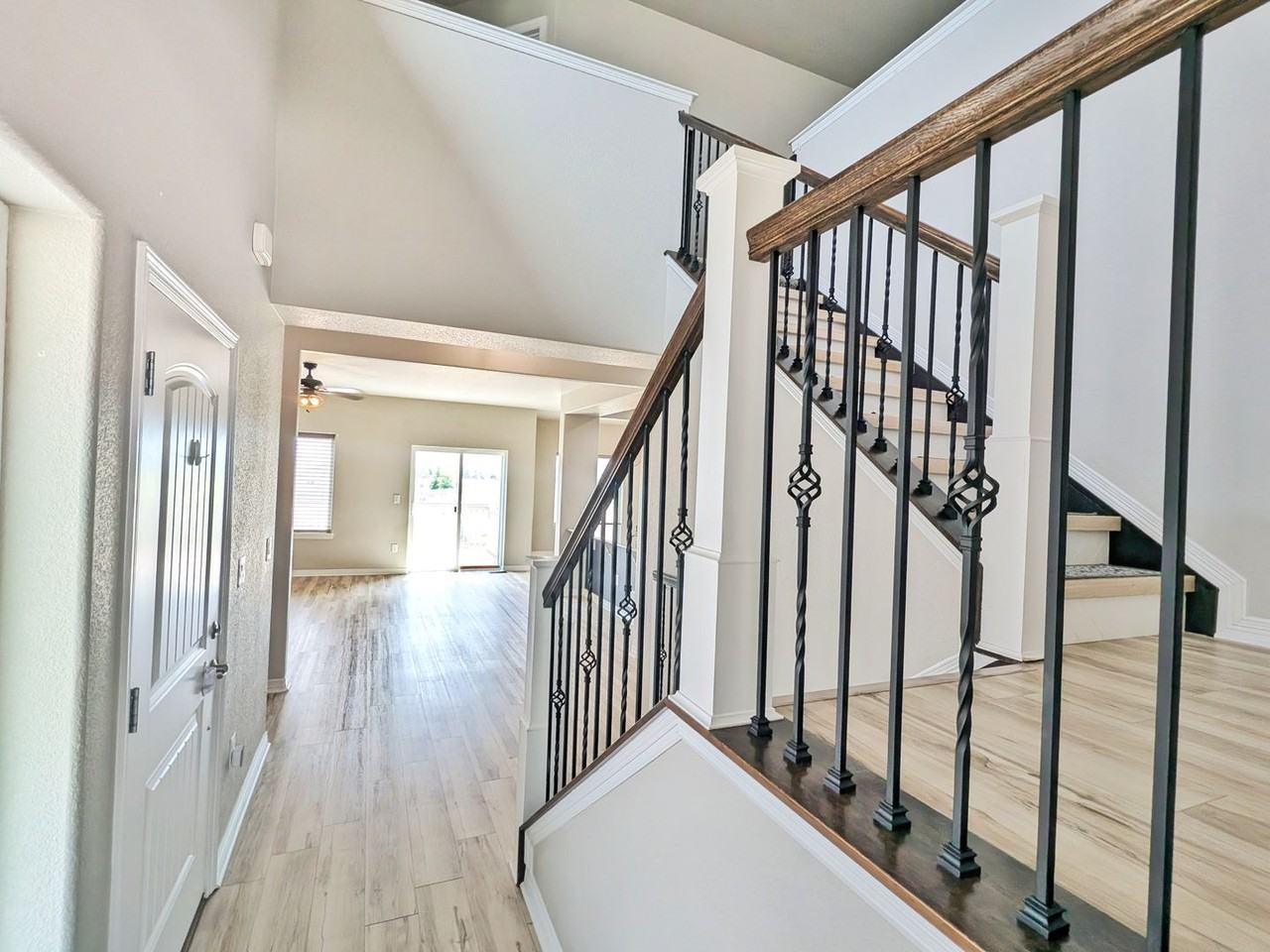 12713 Morning Breeze Way - Photo 4 of 25