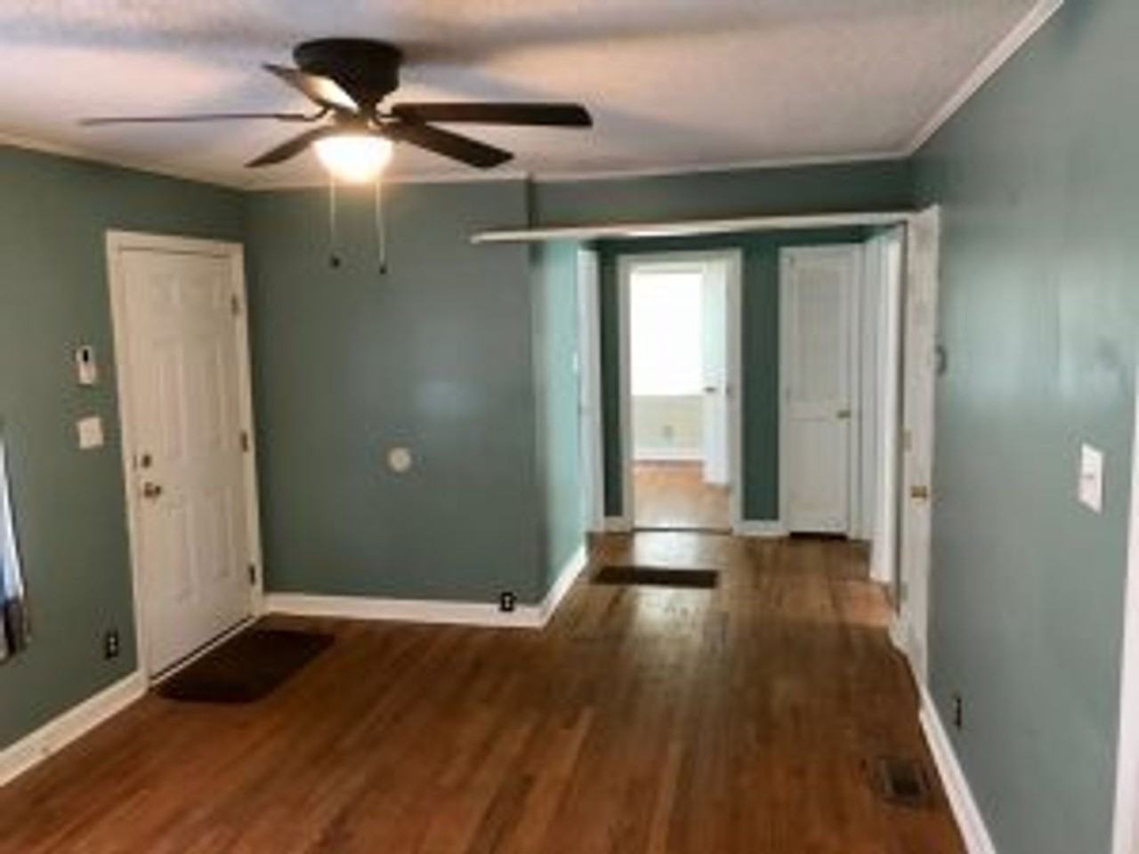 305 Anita Dr - Photo 2 of 6