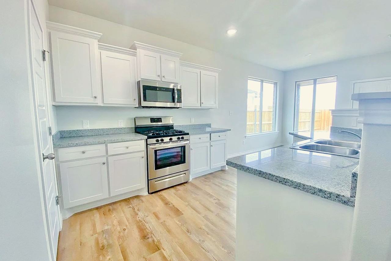 6944 12th St - Photo 3 of 18