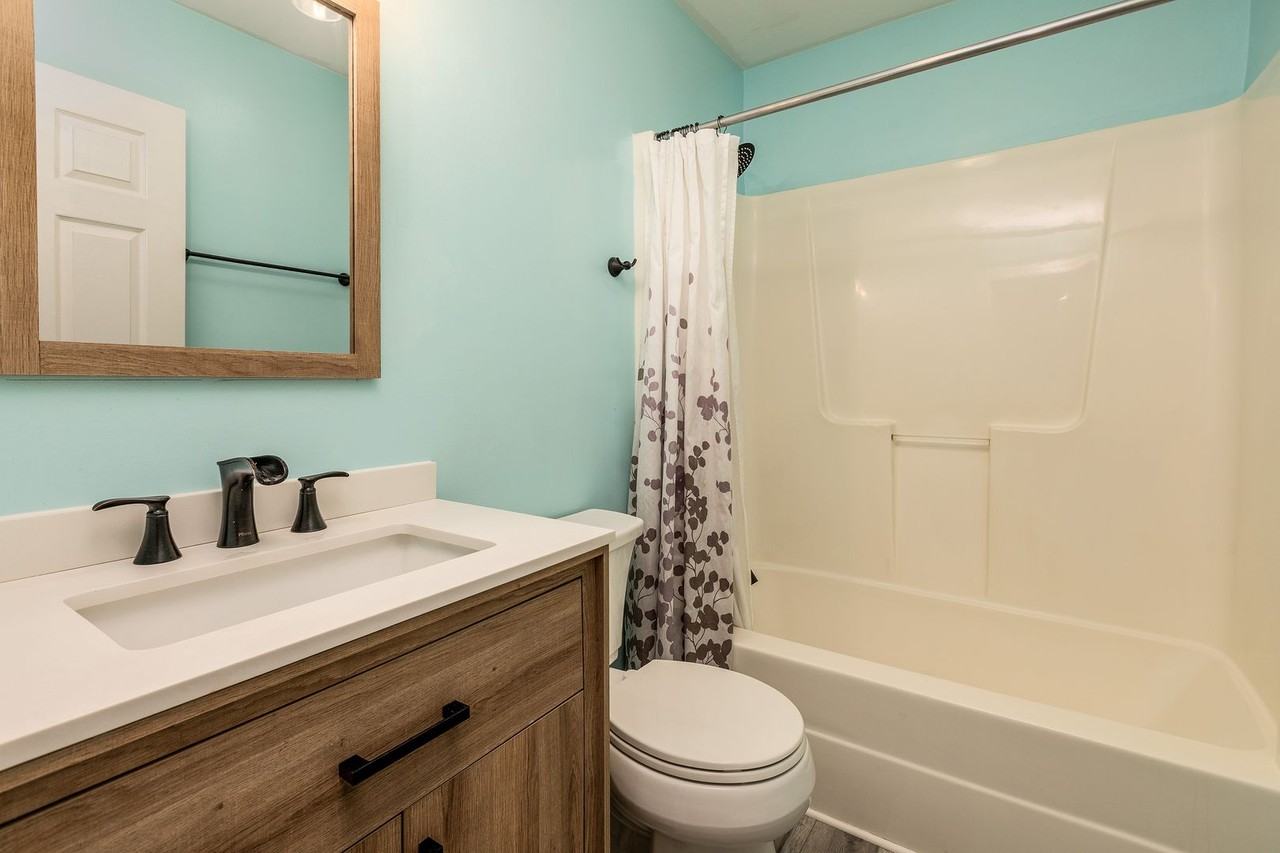 510 N Beadle Dr - Photo 6 of 8