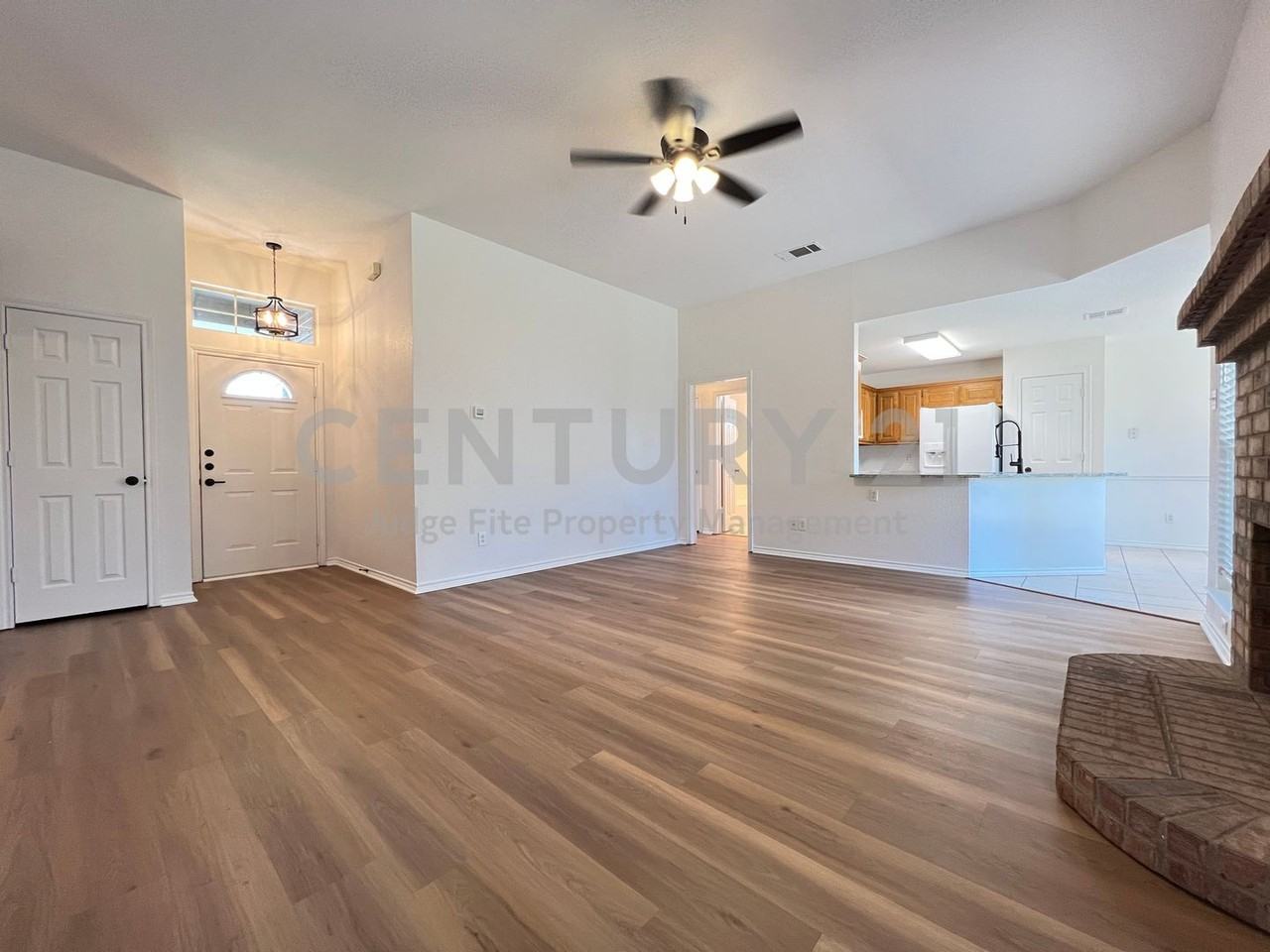 2005 Laney Dr - Photo 2 of 11