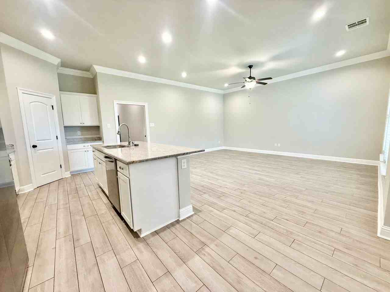 16052 Summer Gardens Ave - Photo 4 of 16