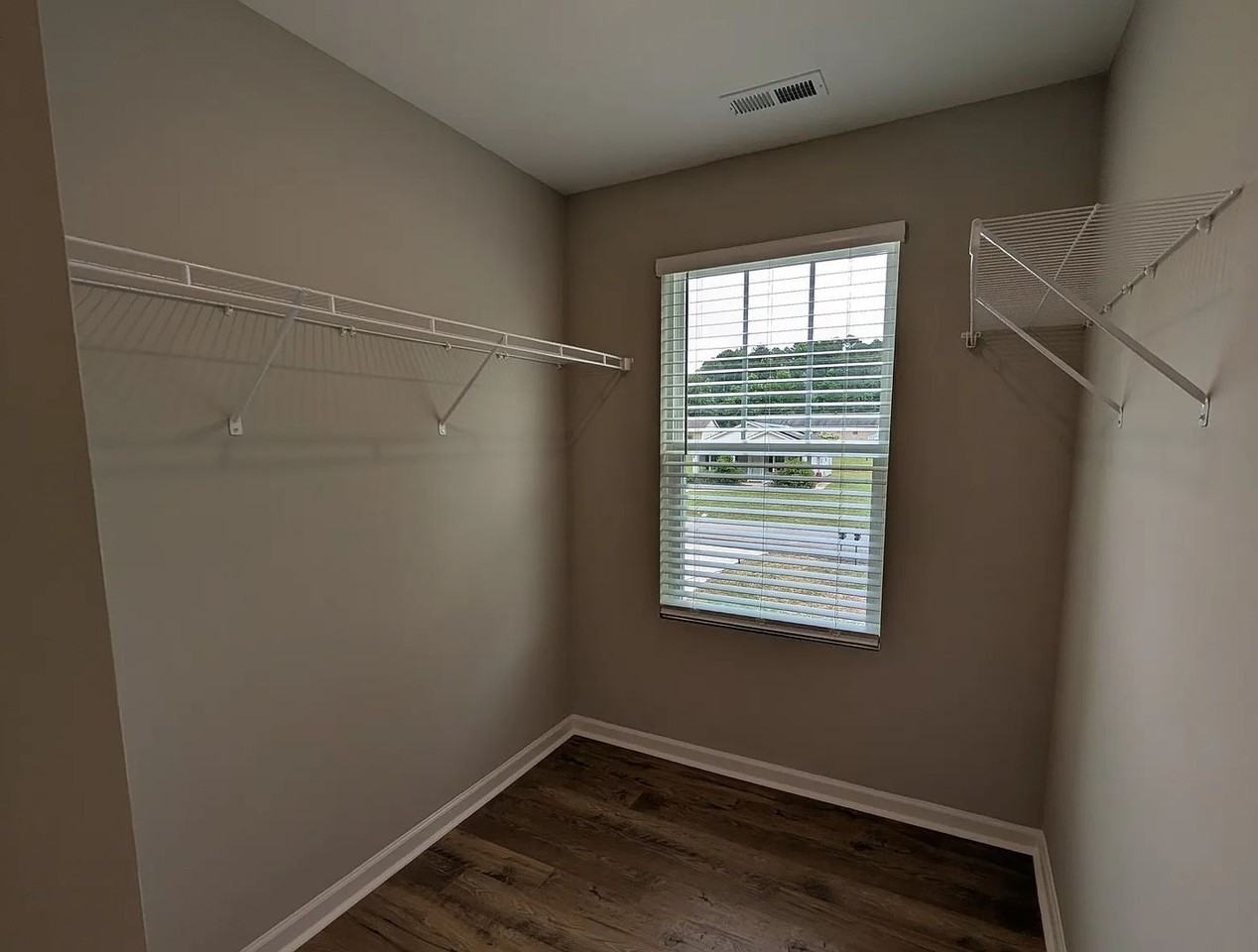 7119 Reeves St - Photo 6 of 32