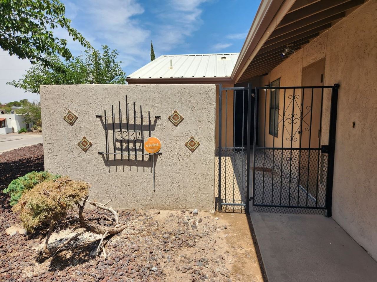 3237 Missouri Ave - Photo 3 of 25