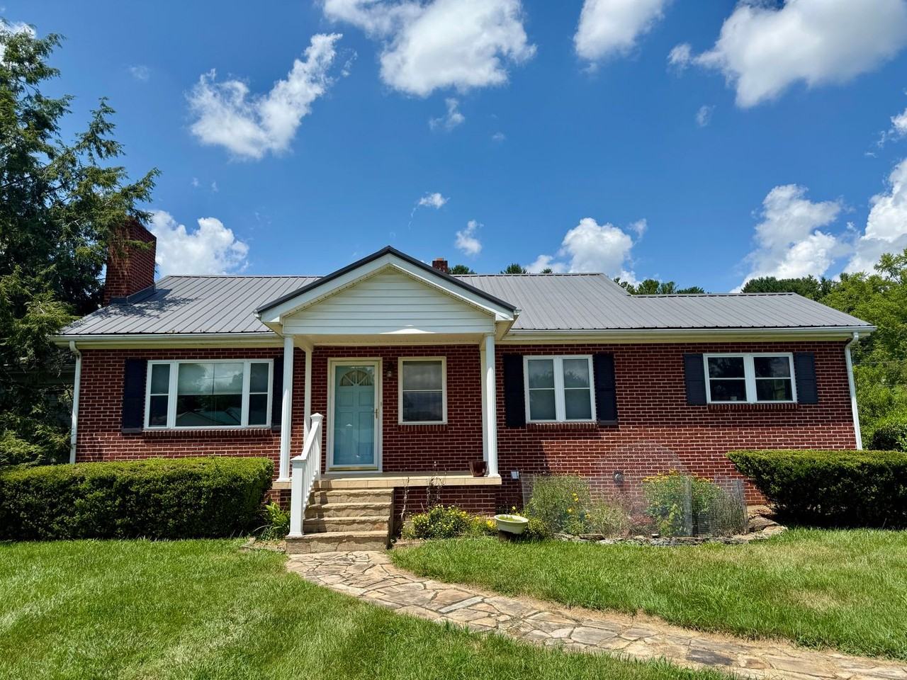 401 Wassona Dr - Photo 2 of 16