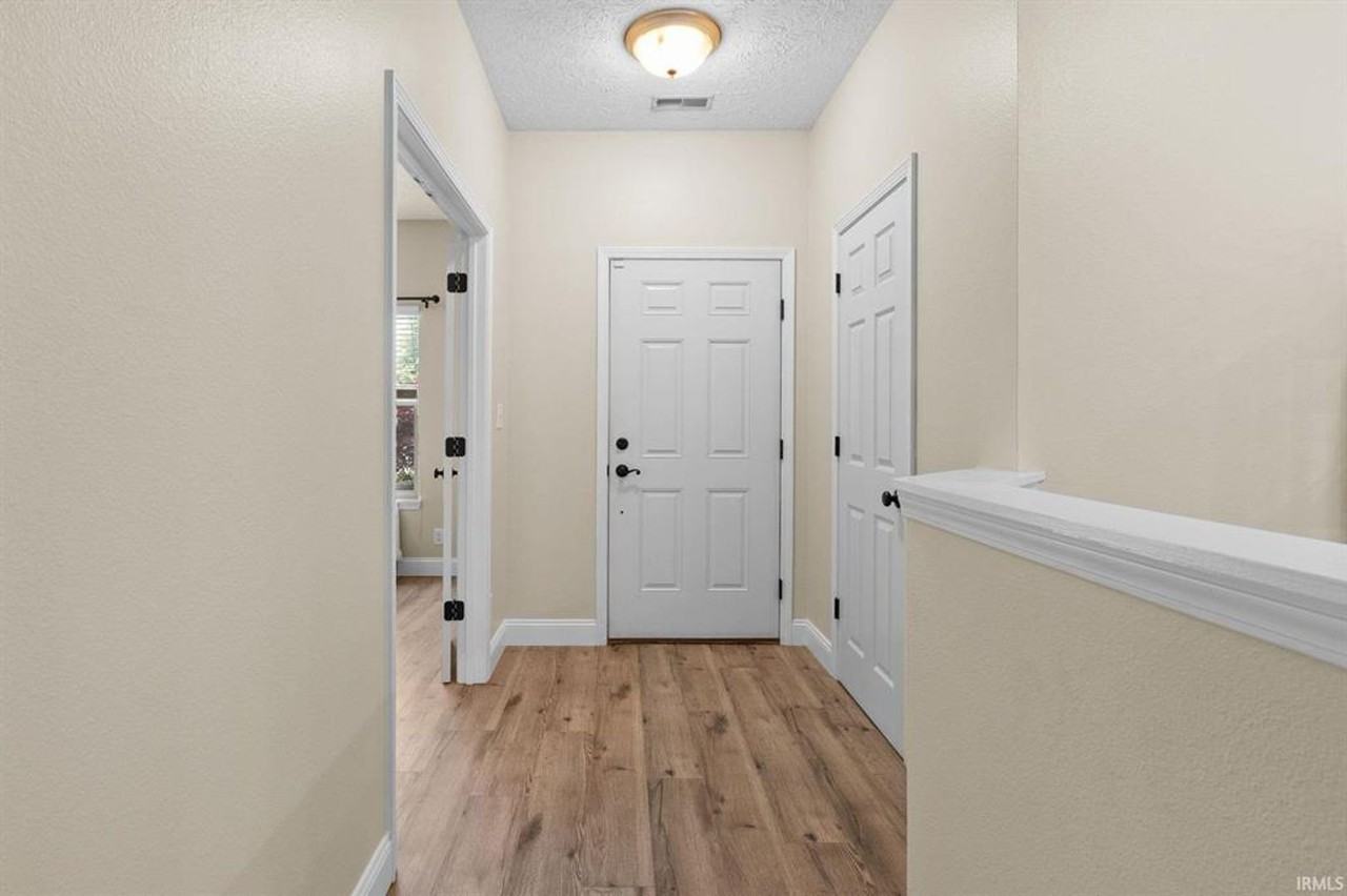 2293 Fleming Dr - Photo 4 of 24