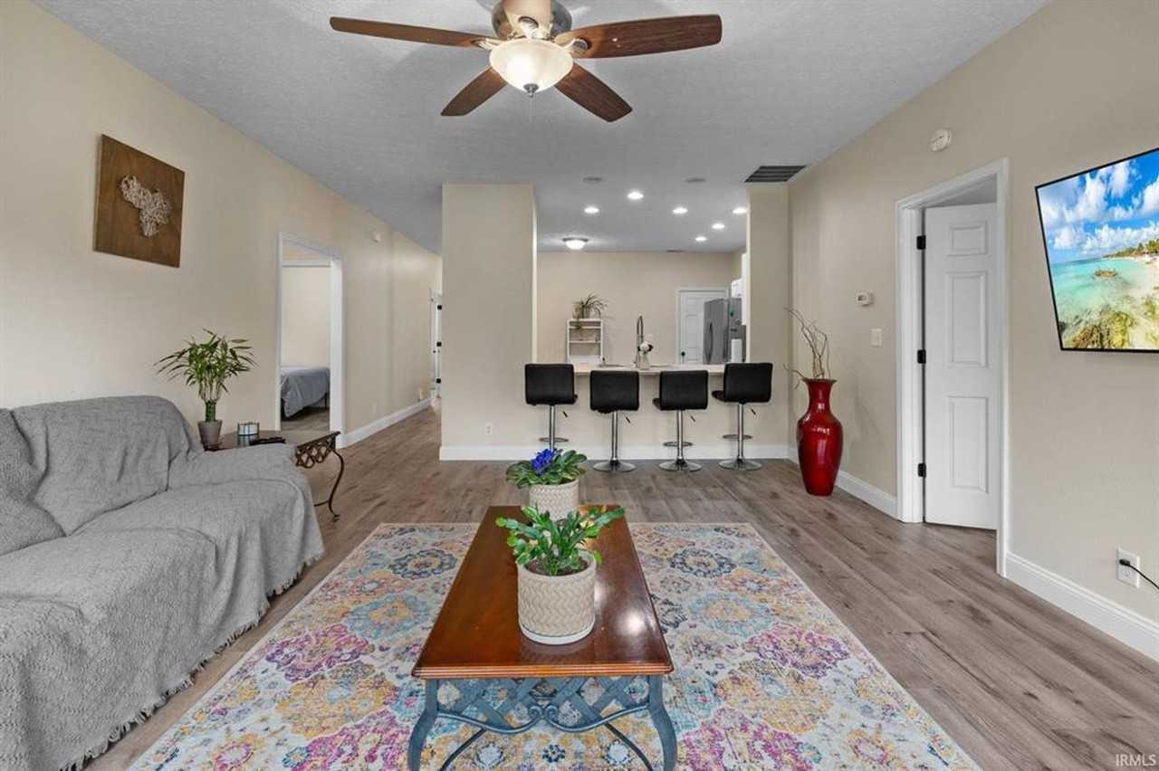 2293 Fleming Dr - Photo 6 of 24