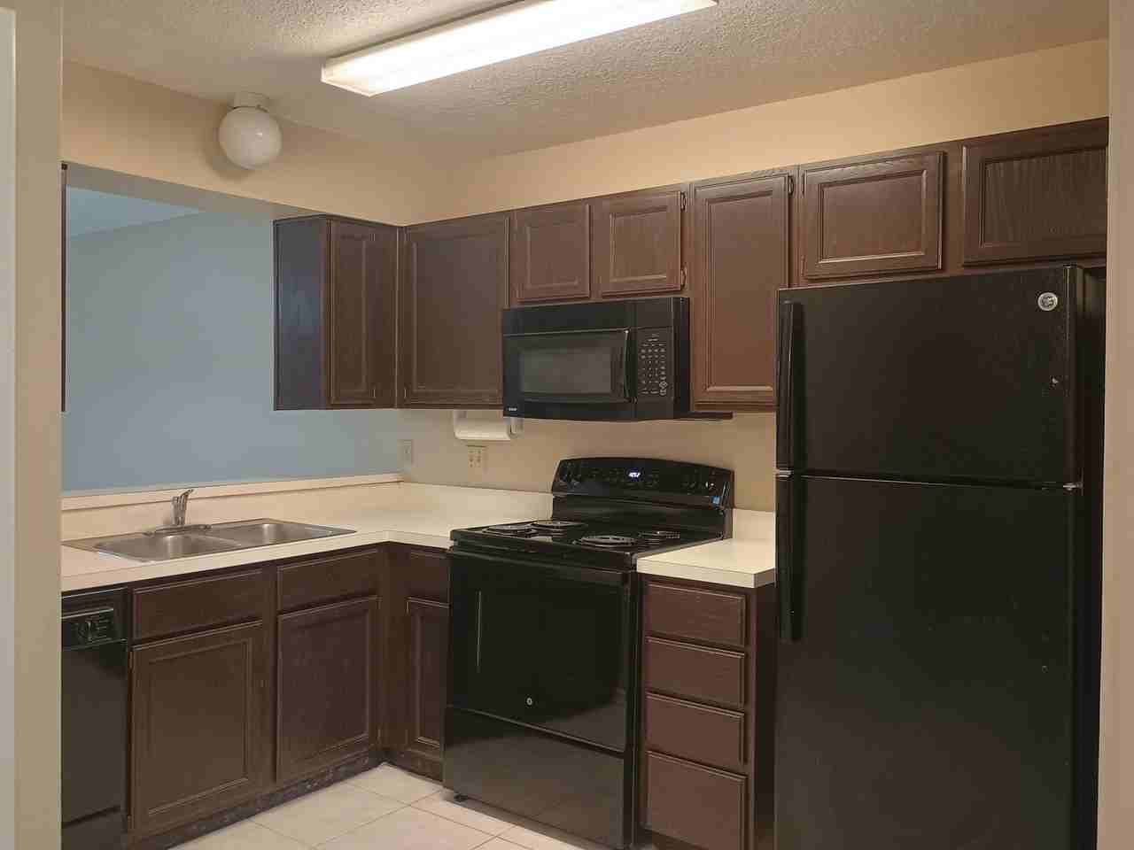 113 Reserve Cir #101 - Photo 4 of 9