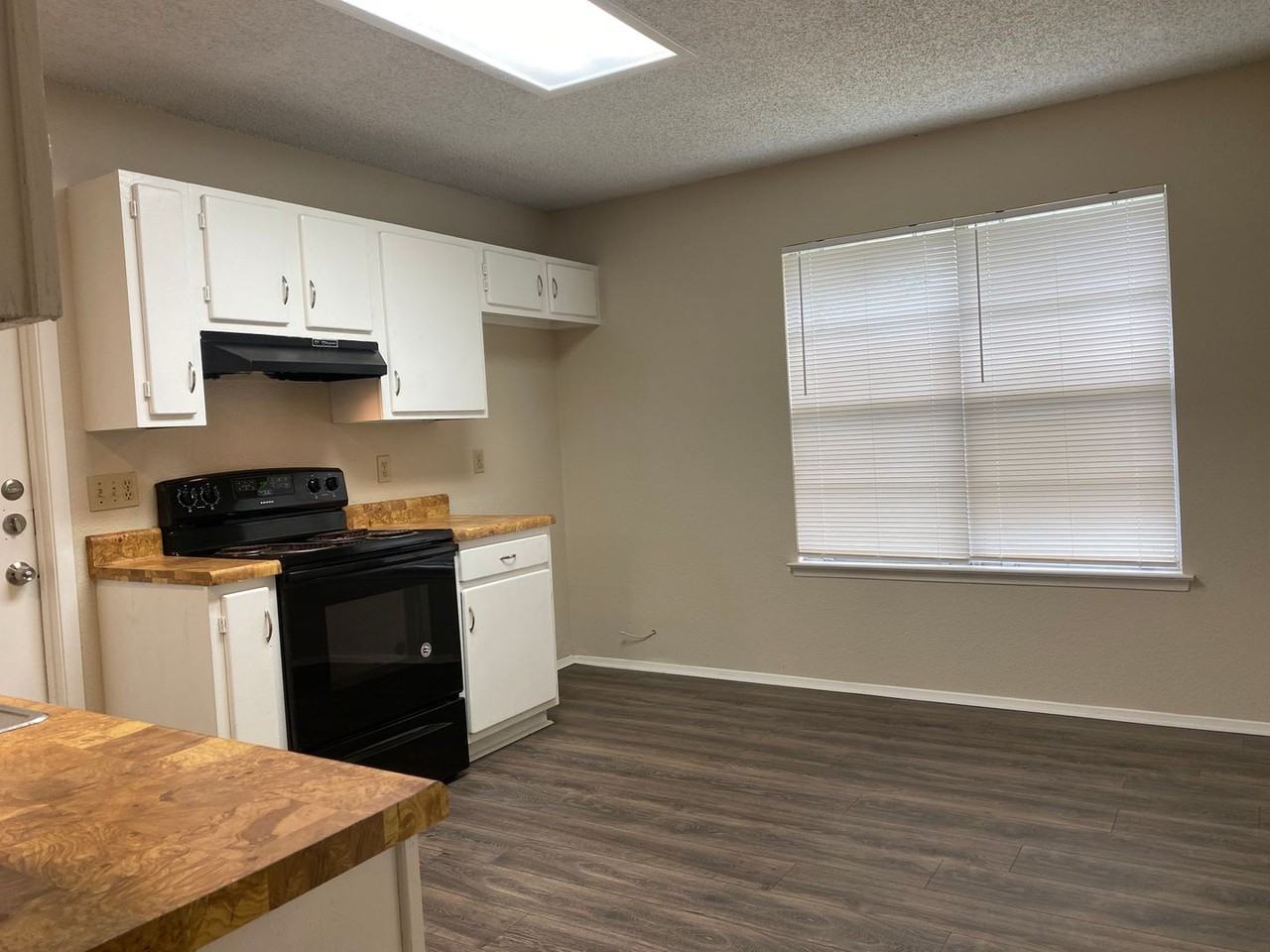 12123 Stevens Ct - Photo 5 of 19