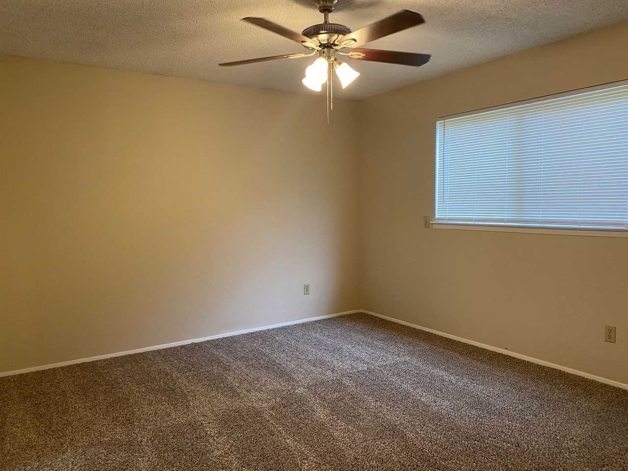 12123 Stevens Ct - Photo 7 of 19