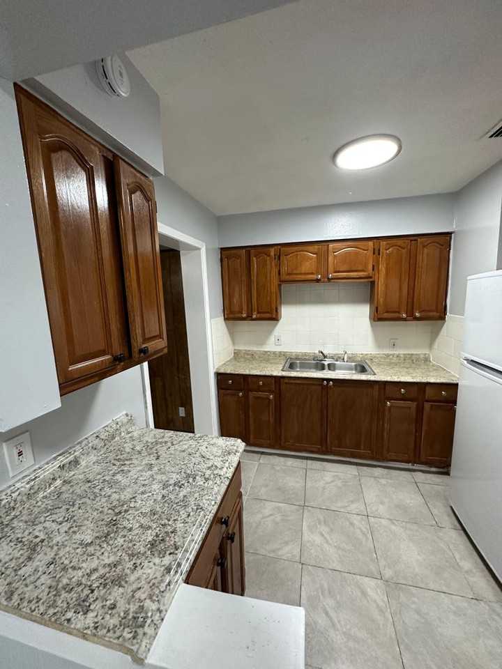 4020 N Canal St - Photo 2 of 43