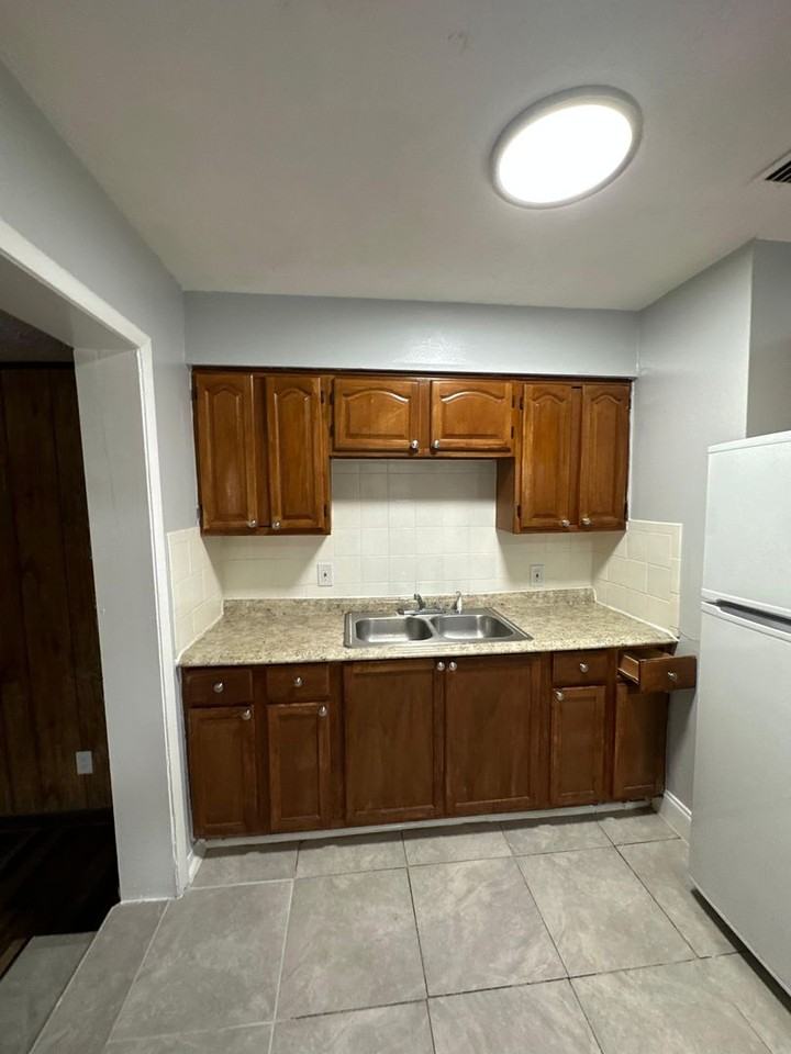 4020 N Canal St - Photo 3 of 43