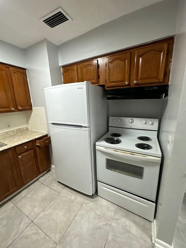 4020 N Canal St - Photo 4 of 43