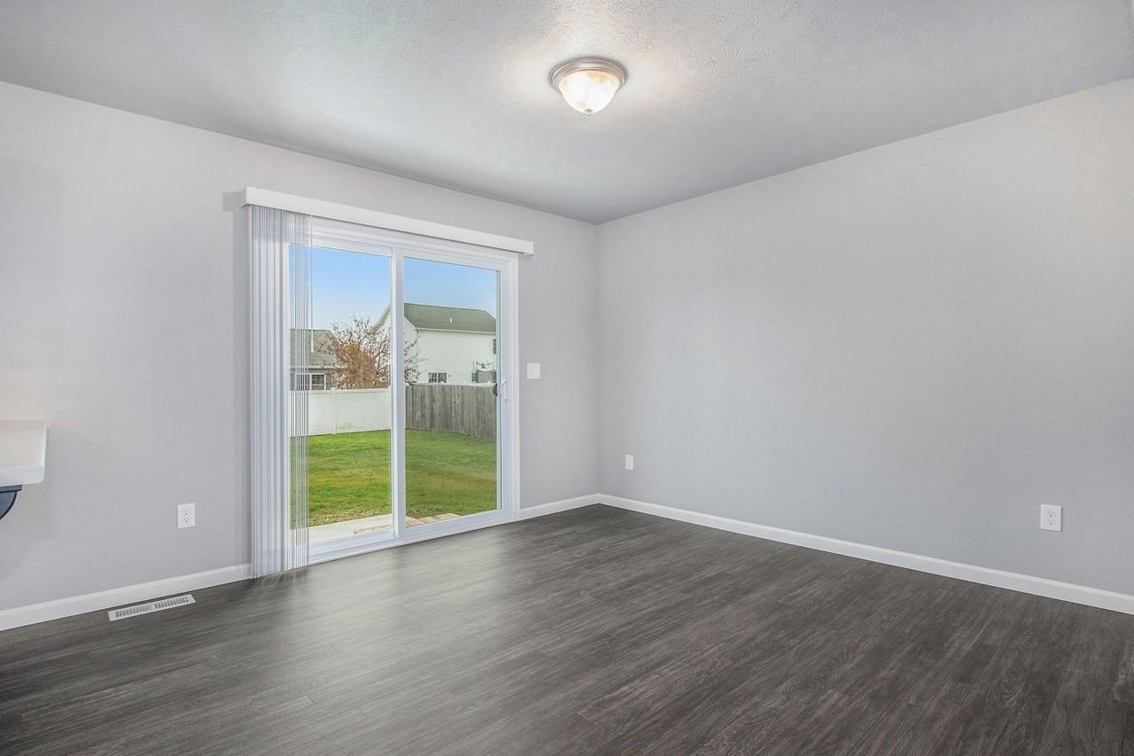 505 Avalon Ct - Photo 5 of 17