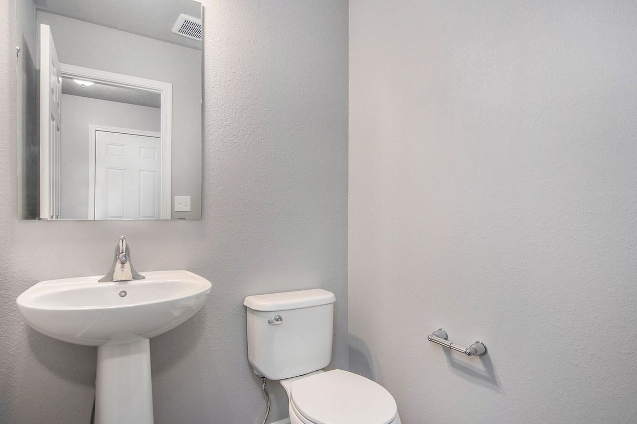 505 Avalon Ct - Photo 7 of 17