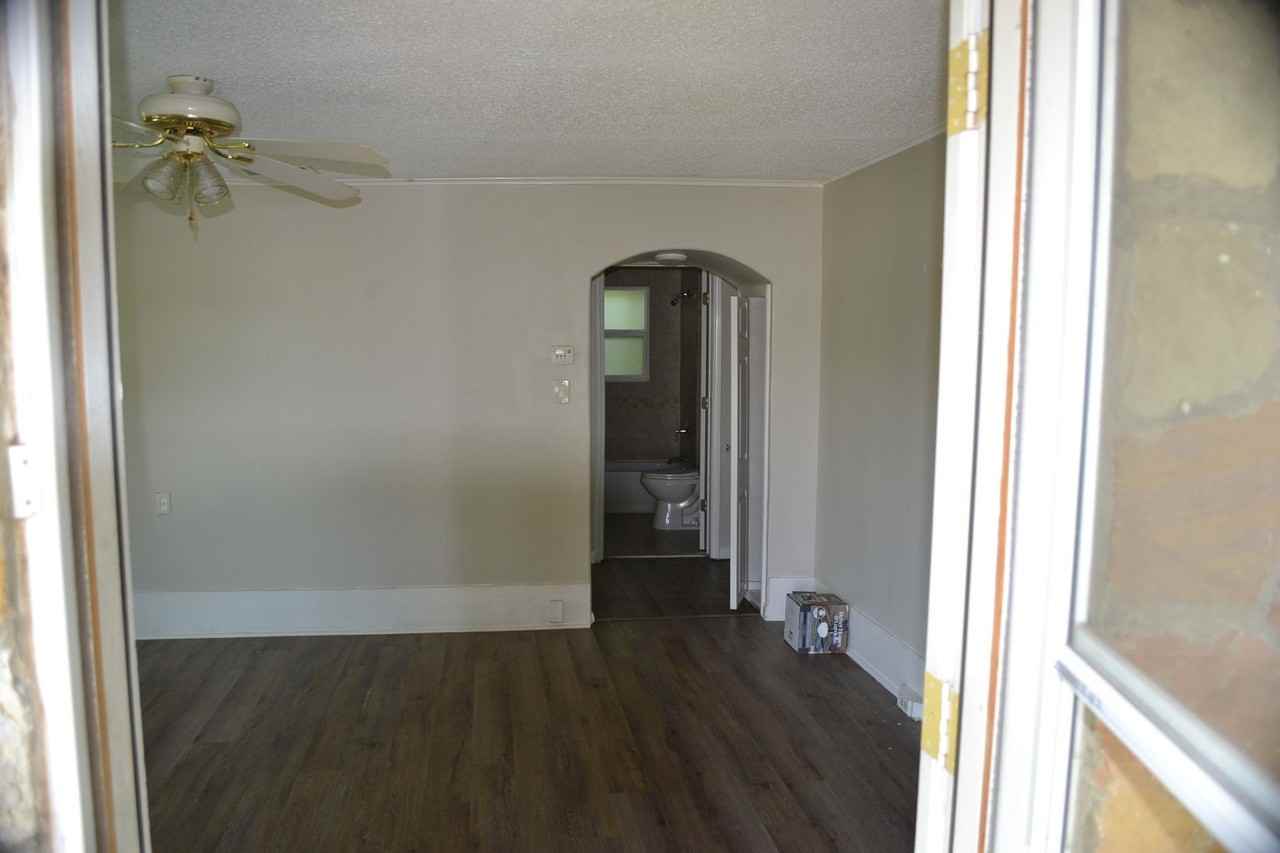 408 E North Ave - Photo 5 of 16