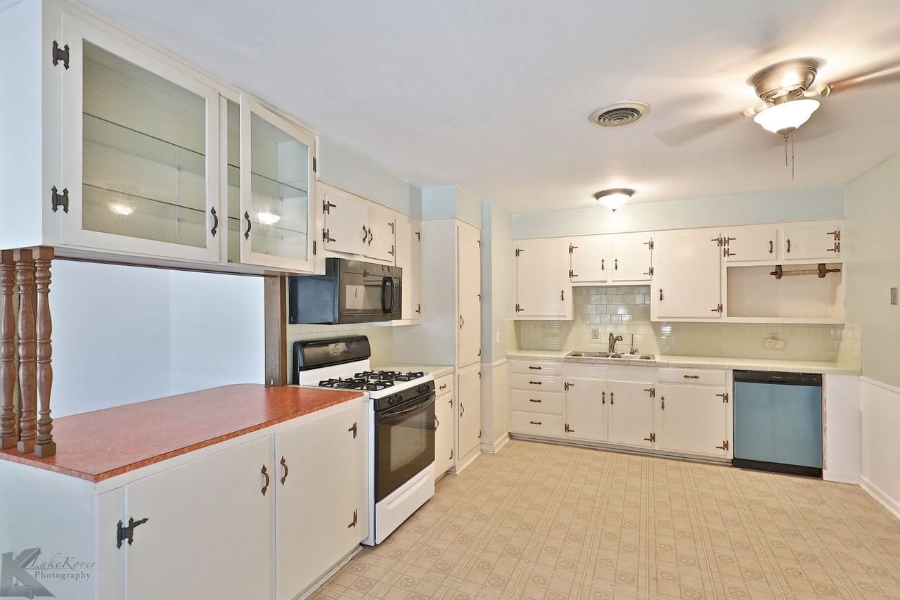 2541 Minter Ln - Photo 2 of 27