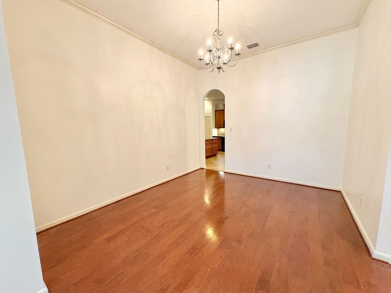 5827 Windy Meadow Ln - Photo 6 of 32