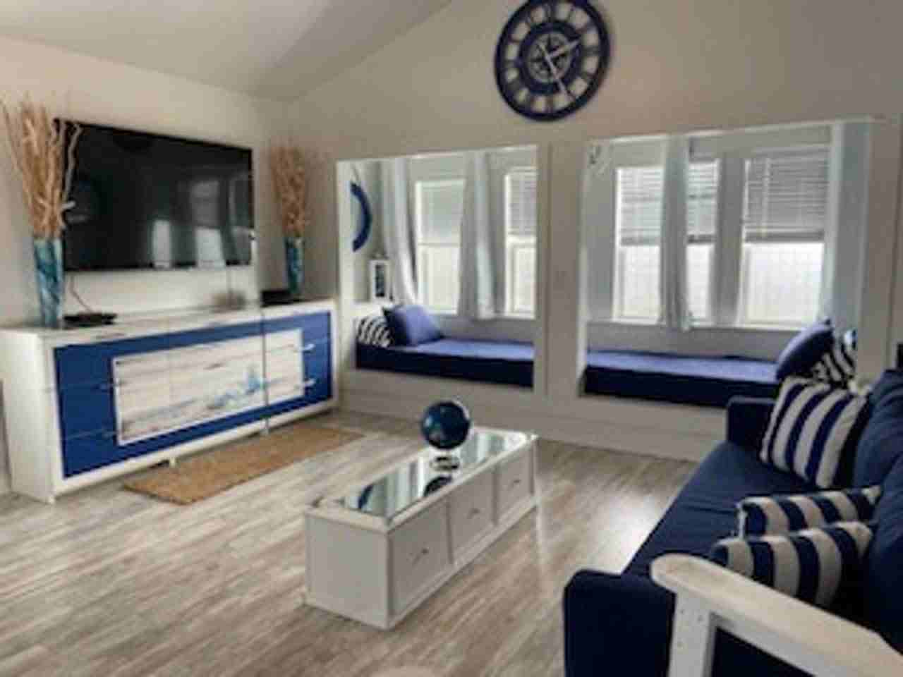 160 Mainview Dr - Photo 4 of 9