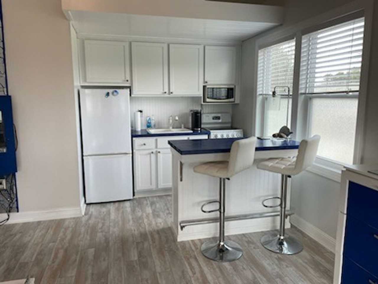160 Mainview Dr - Photo 6 of 9