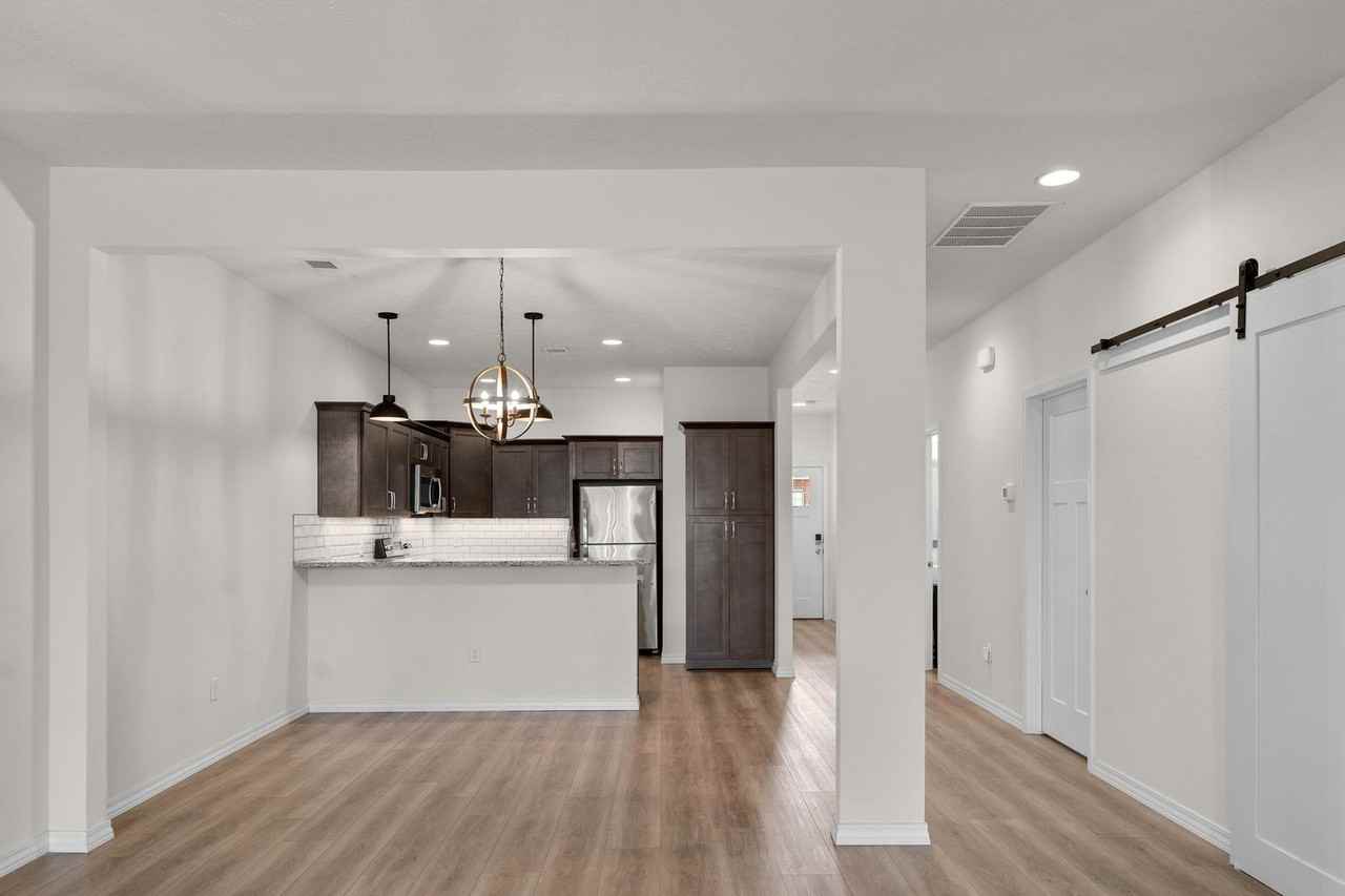 3037 W Cardinal St - Photo 6 of 16