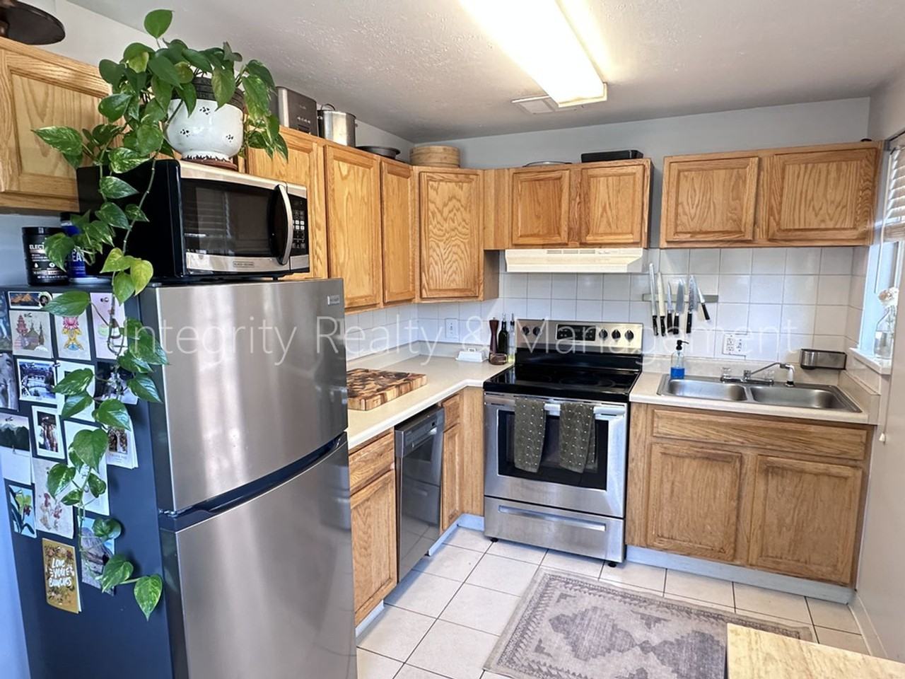 2047 Meade St - Photo 7 of 24