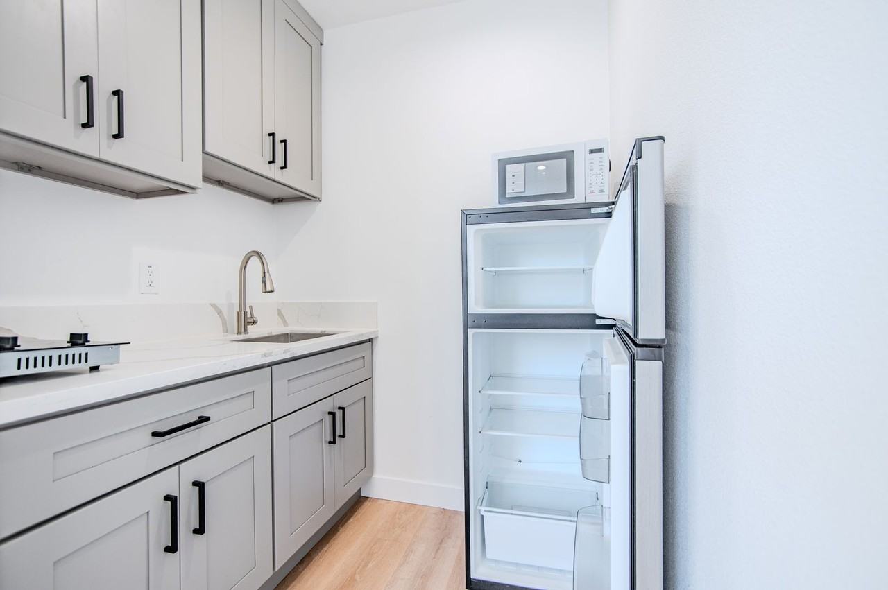 10691 Mckeen St - Photo 2 of 8