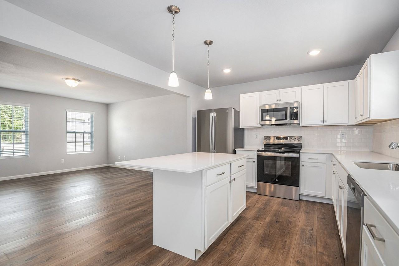 7316 Montego Bay St - Photo 3 of 23