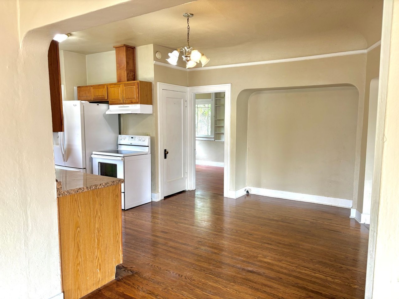 2835 Se Harrison St - Photo 6 of 30