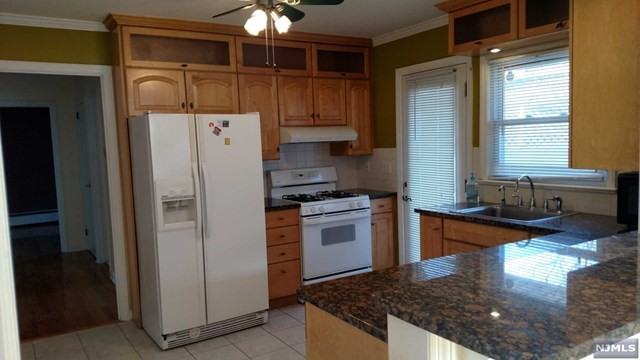 769 Cypress St - Photo 2 of 10