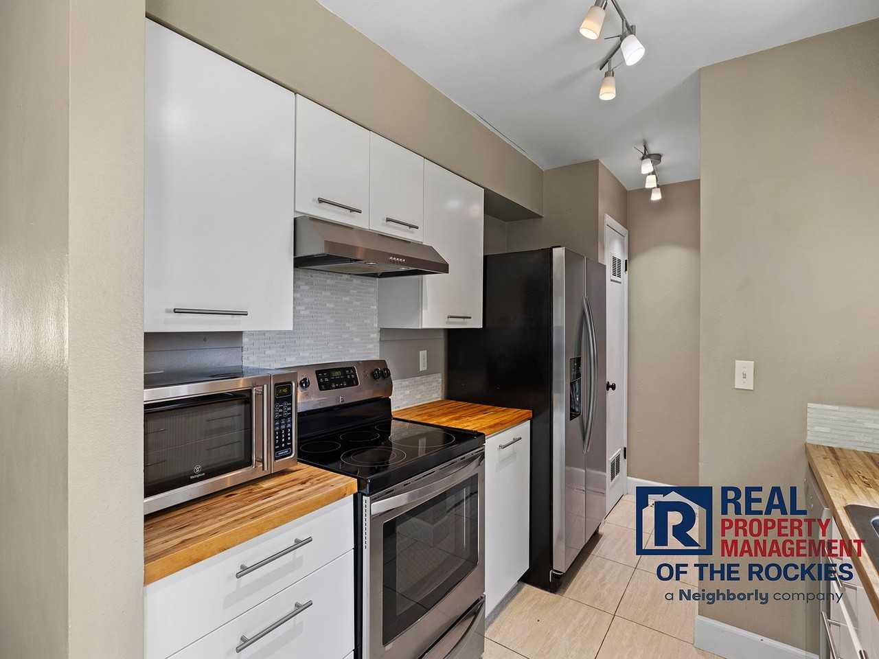 824 Rocky Rd - Photo 2 of 17