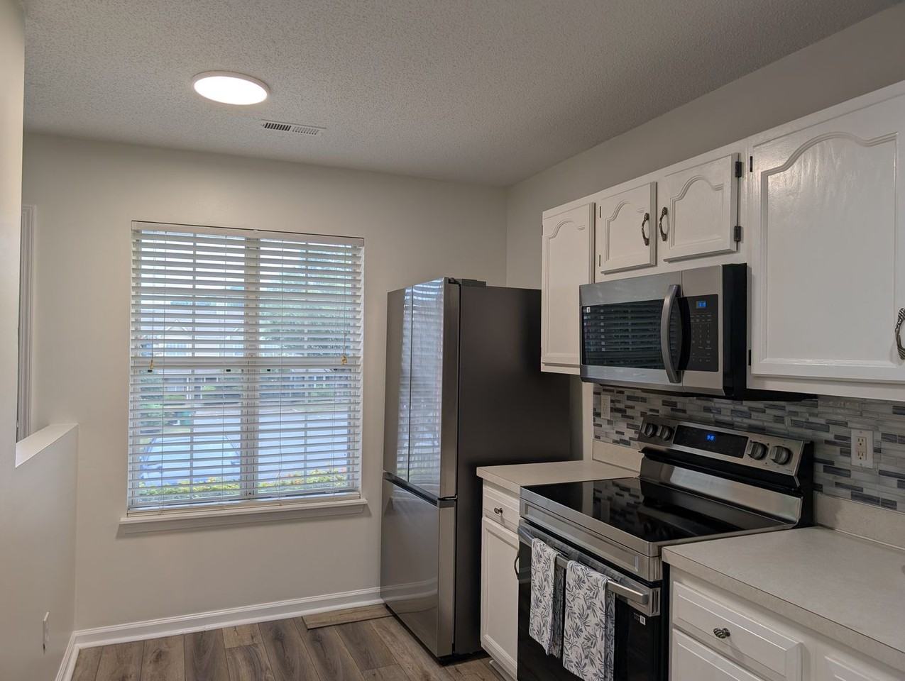 9216 Four Mile Creek Rd - Photo 3 of 21