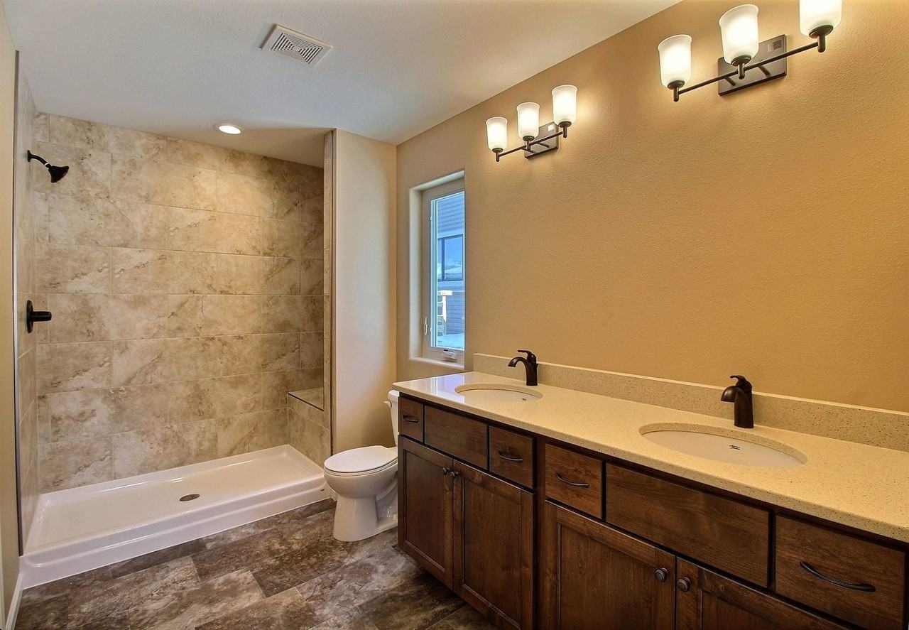 2512 Aquarius Ave Se - Photo 6 of 7