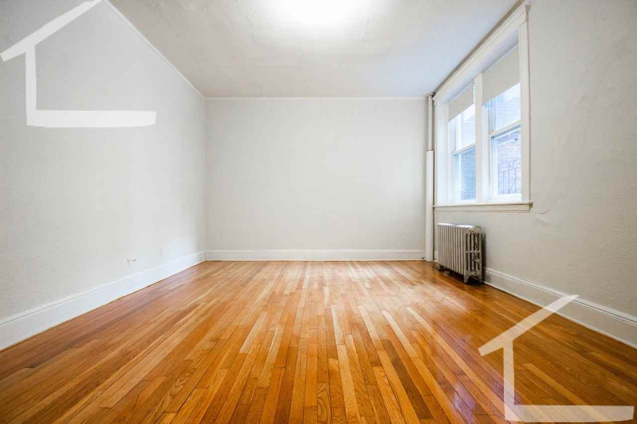 1814 Commonwealth Avenue - Photo 3 of 6