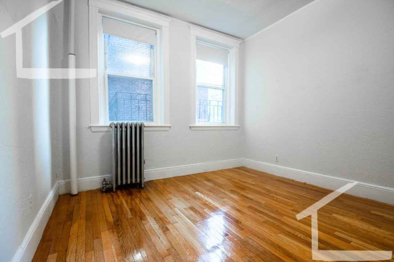 1814 Commonwealth Avenue - Photo 4 of 6