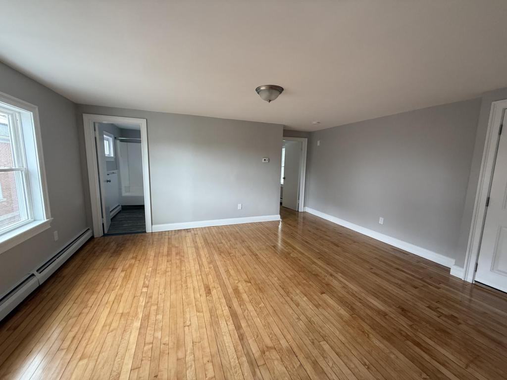 534 Locust St - Photo 4 of 7