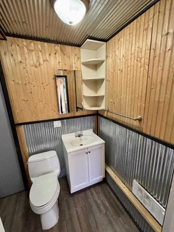 638 Washakie St - Photo 5 of 19
